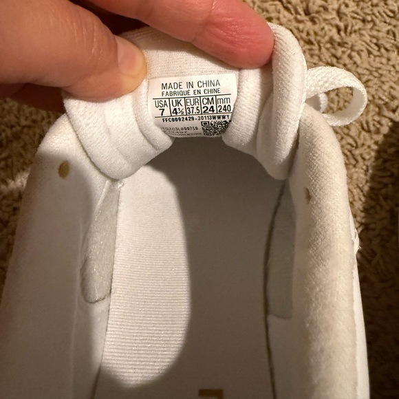 EUC Reebok shoes color white and gold letters - Picture 7 of 8